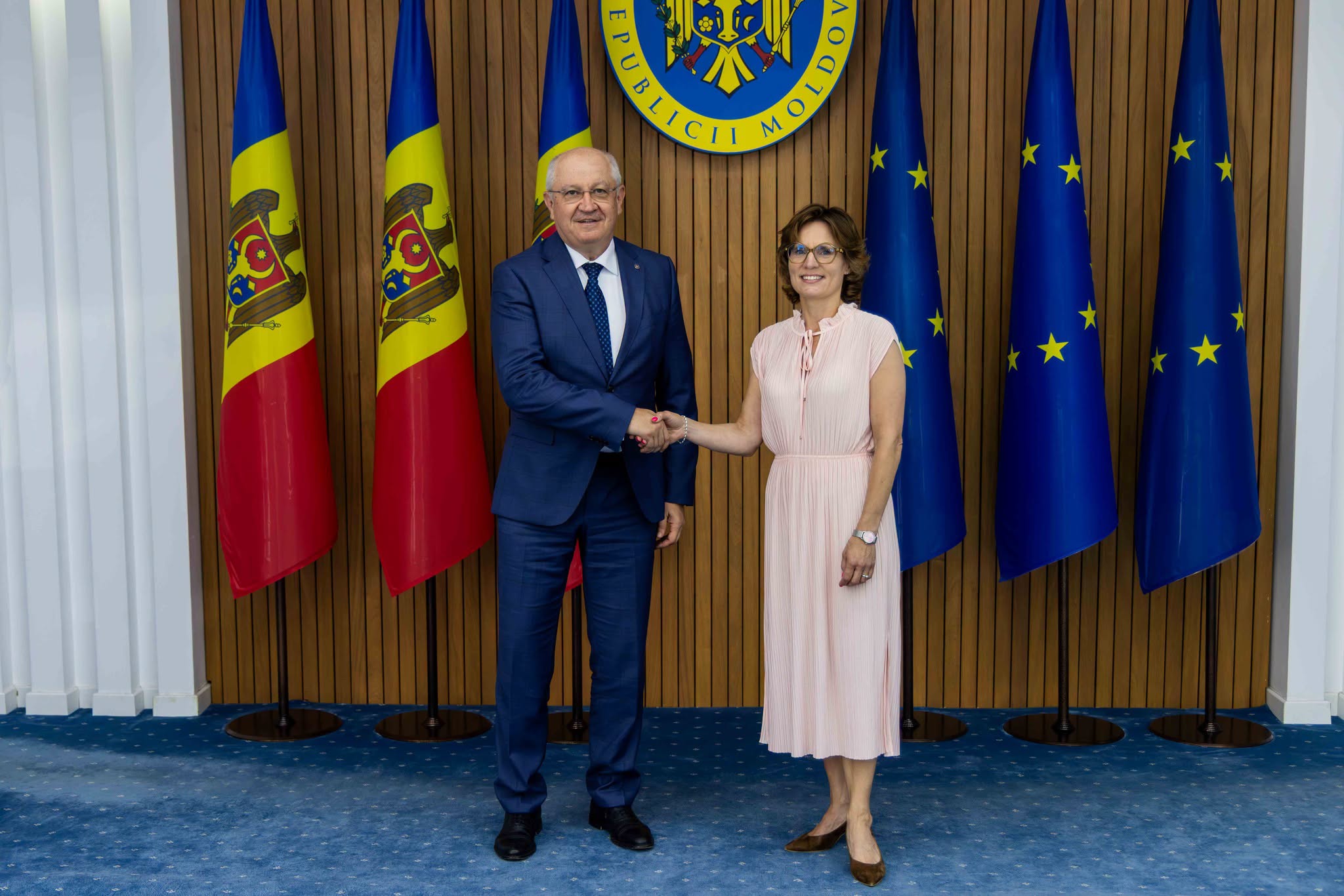 intalnire Alexandru Munteanu si Jessika Roswall,